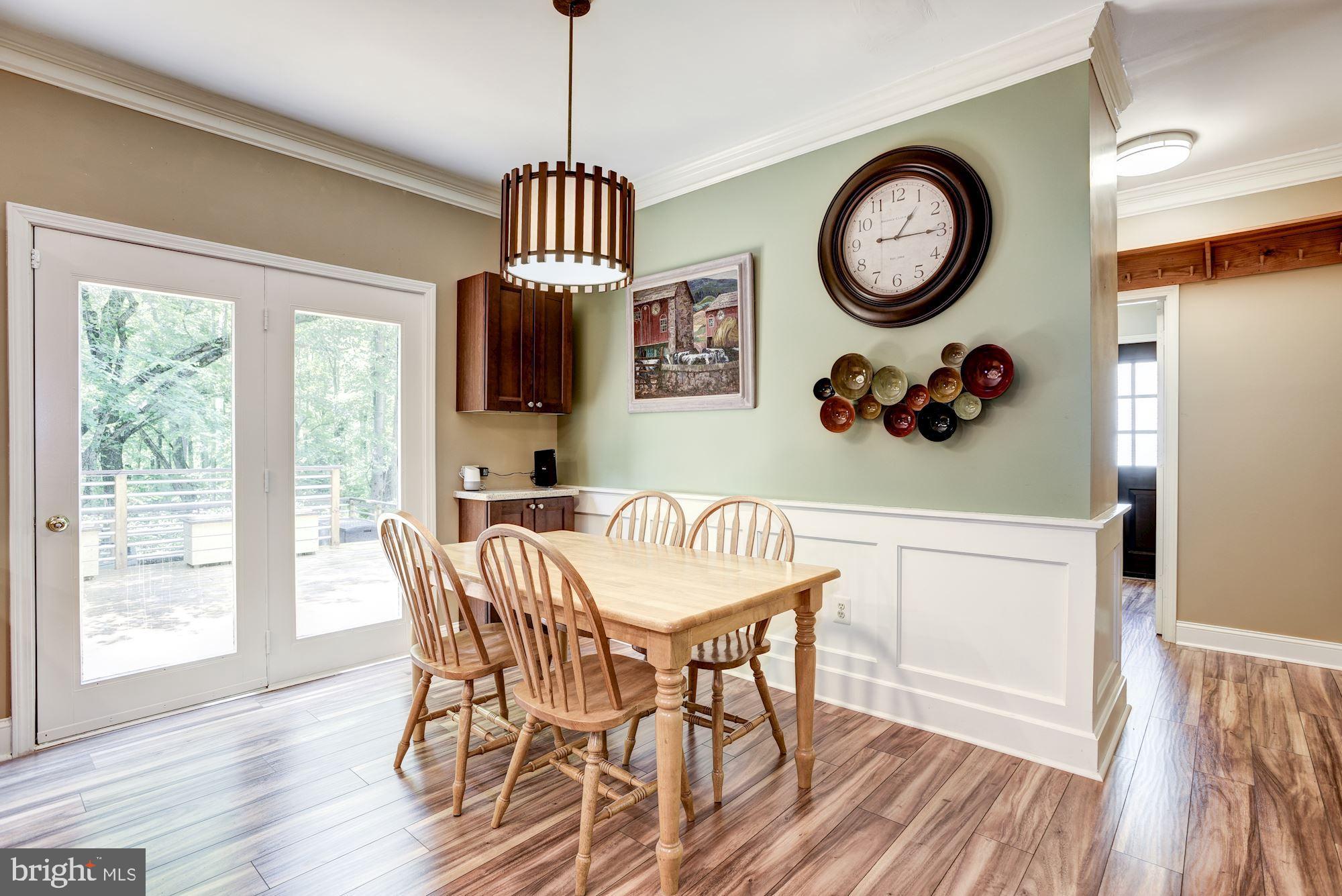 23249 Watson Road Leesburg, VA 20175 - Photo 16 of 51 Eat-in area with access to deck