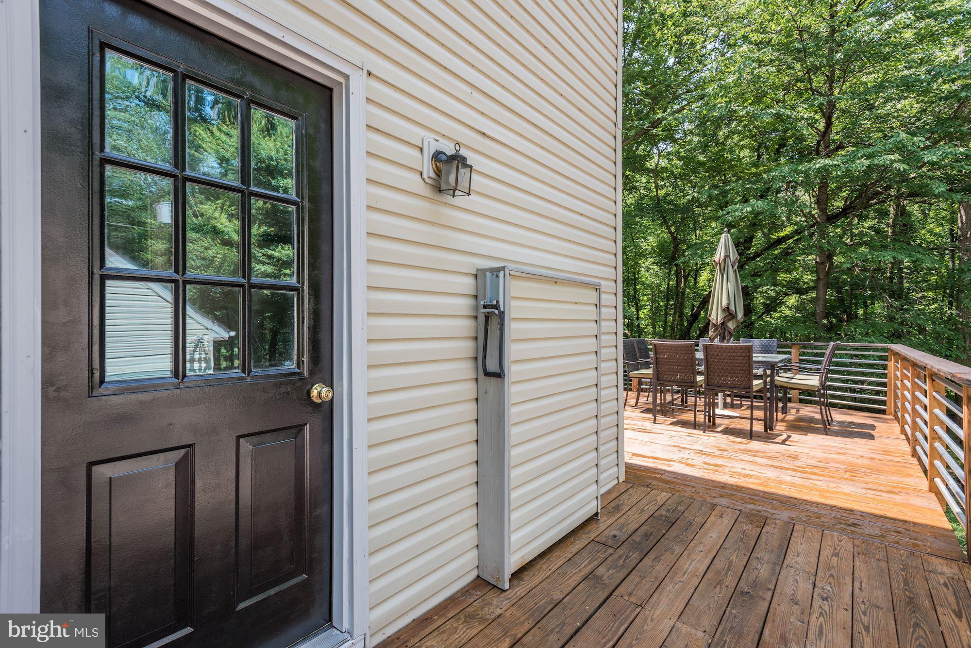 23249 Watson Road Leesburg, VA 20175 - Photo 43 of 51 Side entrance into mud/laundry room