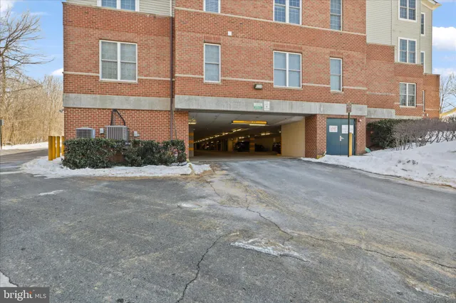 $440,000 | 7055 Heritage Hunt Drive, Unit 311, Gainesville, VA 20155