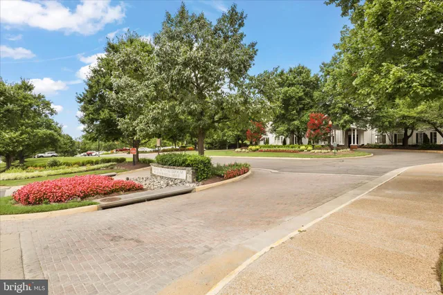 $440,000 | 7055 Heritage Hunt Drive, Unit 311, Gainesville, VA 20155