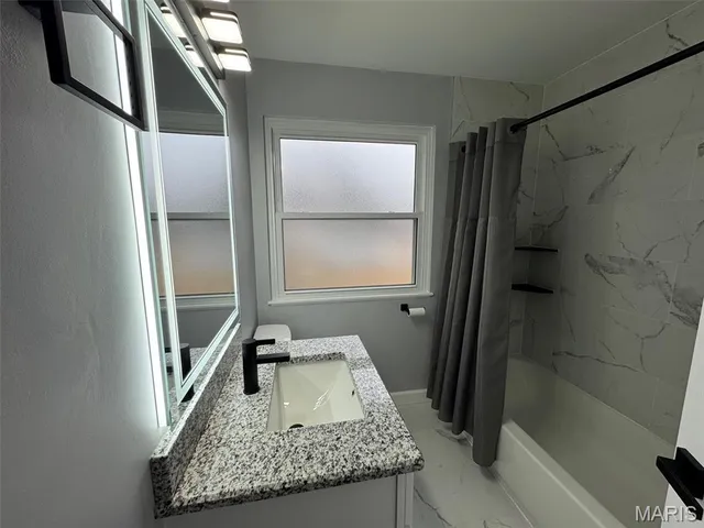 $249,900 | 725 Hazelvalley Drive, Hazelwood, MO 63042