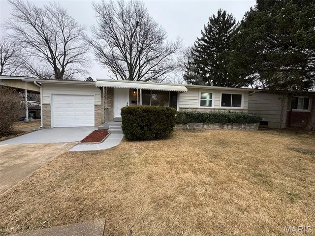 $249,900 | 725 Hazelvalley Drive, Hazelwood, MO 63042