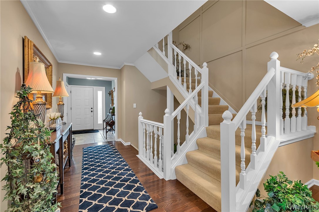 61 Hidden Ridge Common Amherst, NY 14221 - Photo 21 of 41 staircase