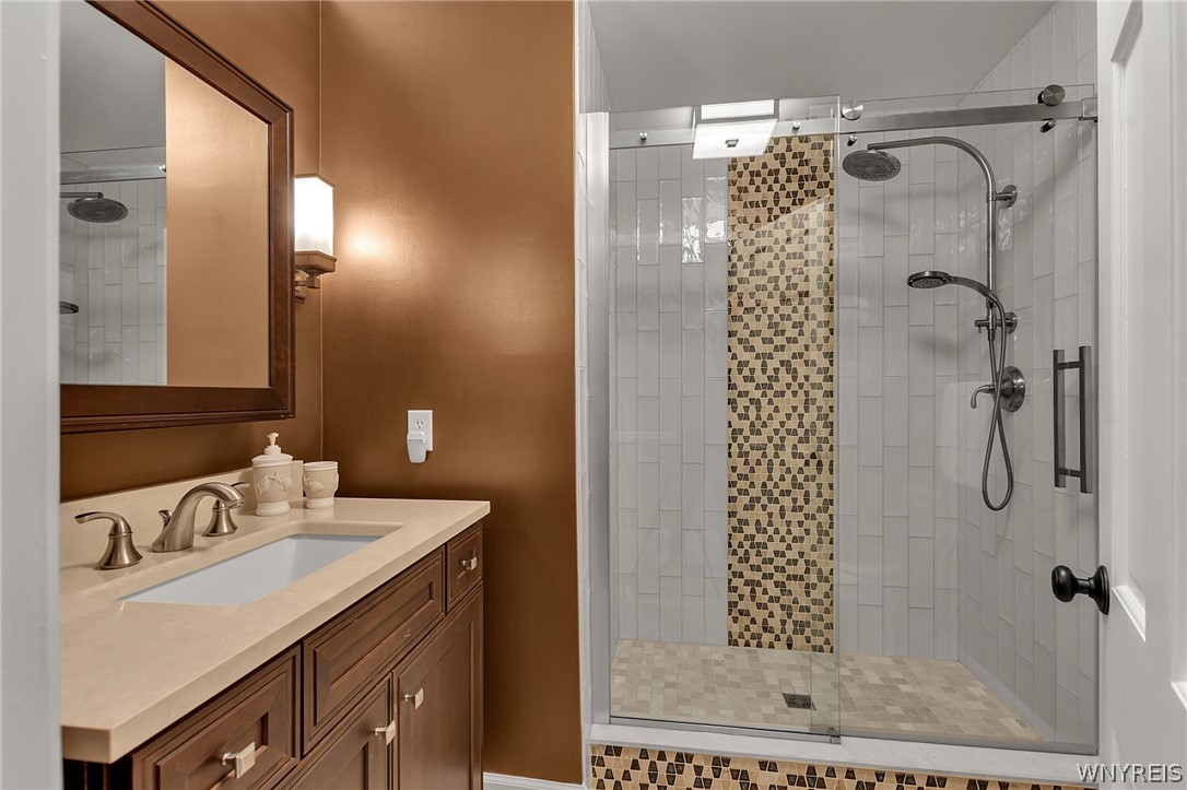 61 Hidden Ridge Common Amherst, NY 14221 - Photo 26 of 41 guest bath