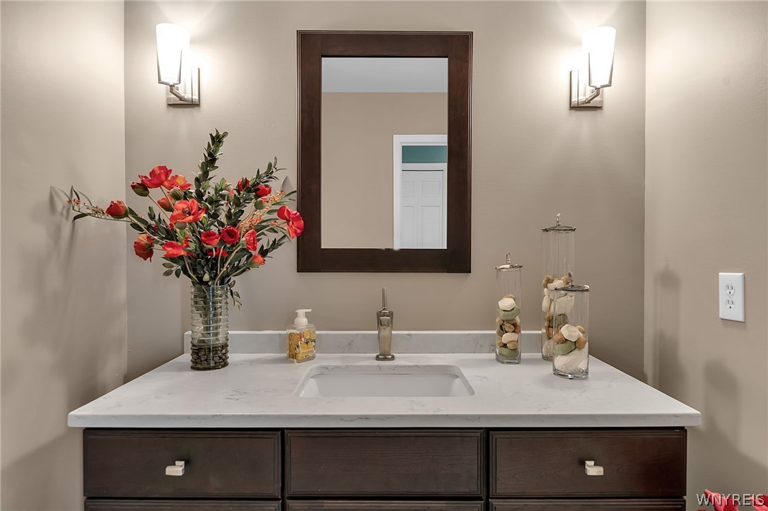 61 Hidden Ridge Common Amherst, NY 14221 - Photo 29 of 41 1st floor bath