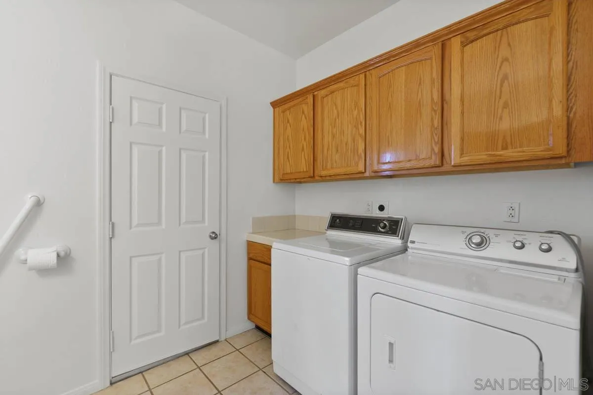 544 Alpine Trail Road Alpine, CA 91901 - Photo 41 of 52 a utility room with dryer and washer