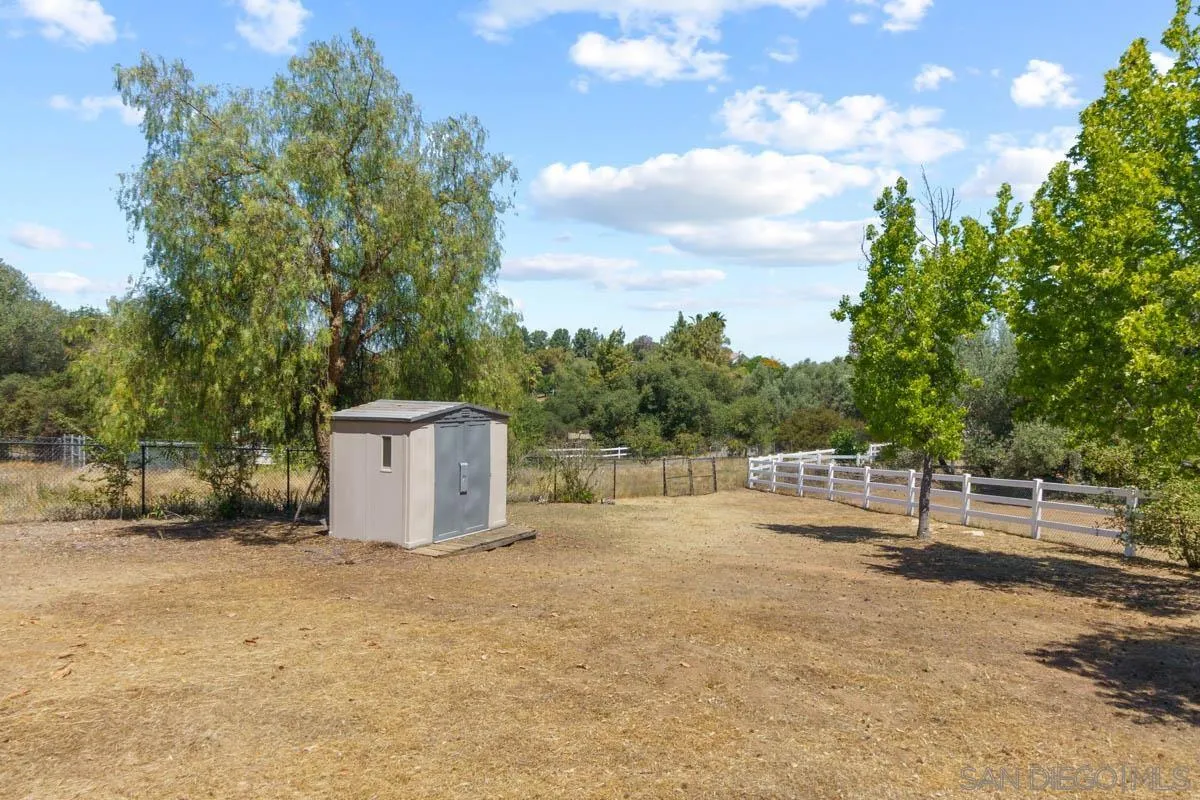 544 Alpine Trail Road Alpine, CA 91901 - Photo 6 of 52 a view of a outdoor space with trees