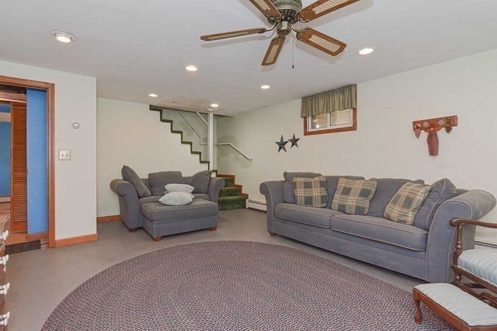 21 Edlin Street Worcester, MA 01603 - Photo 28 of 40