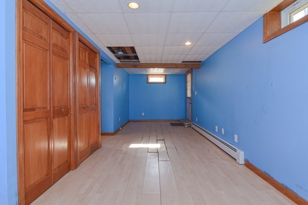 21 Edlin Street Worcester, MA 01603 - Photo 32 of 40