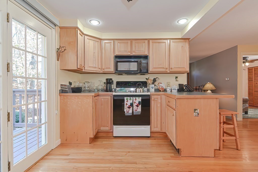 21 Edlin Street Worcester, MA 01603 - Photo 8 of 40