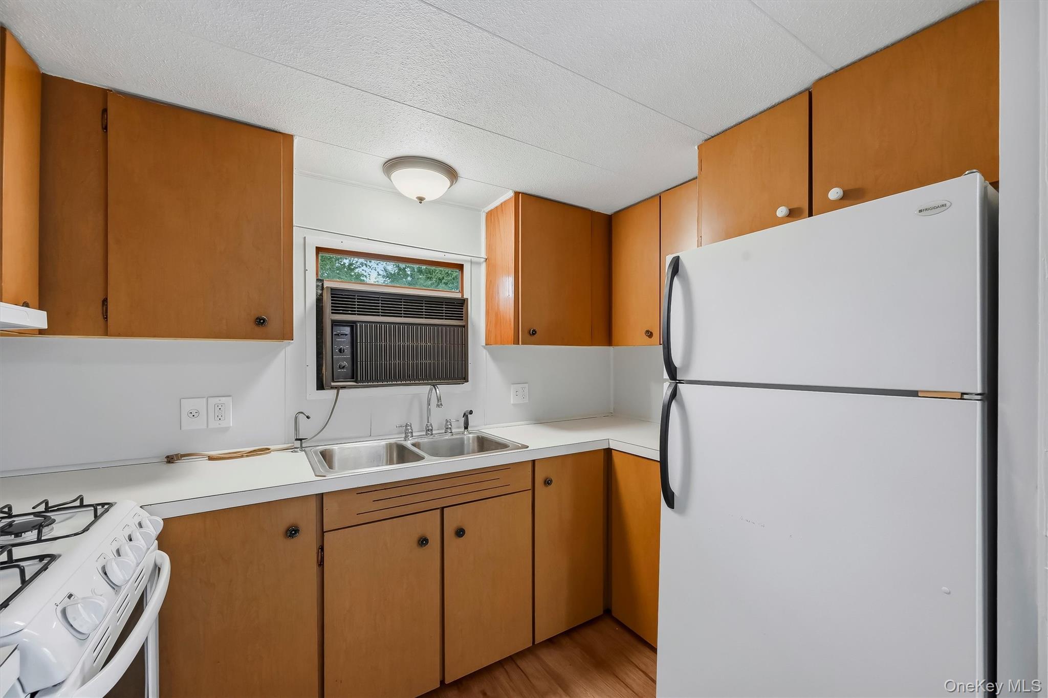 327 Currycross Road New Windsor, NY 12553 - Photo 16 of 26