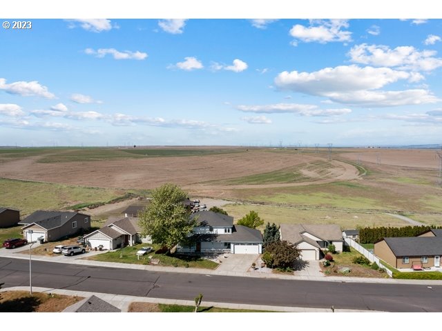 2488 Pheasant Ridge Street Umatilla, OR 97882 - Photo 36 of 40 a view of an ocean and beach
