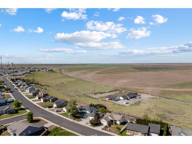 2488 Pheasant Ridge Street Umatilla, OR 97882 - Photo 37 of 40 a view of a sky from a terrace