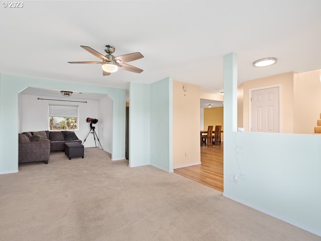 2488 Pheasant Ridge Street Umatilla, OR 97882 - Photo 6 of 40 a living room with furniture and a ceiling fan