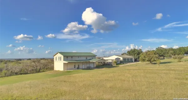 $399,900 | 3371 Rathkamp Dreyer Road, Yoakum, TX 77995