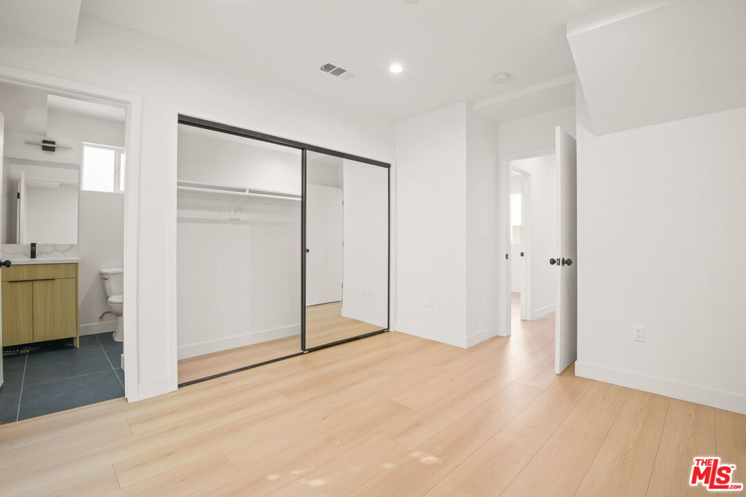 1707 South Burnside Avenue, Unit 1/2 Los Angeles, CA 90019 - Photo 9 of 30 a view of an empty room