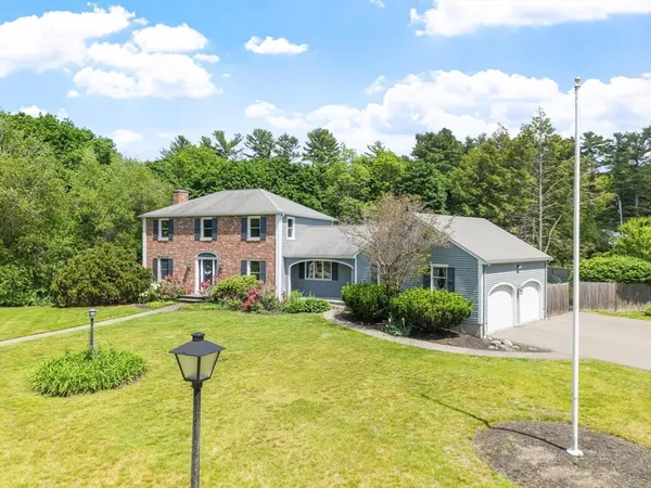 $1,199,900 | 2 Rourke Lane, Lynnfield, MA 01940