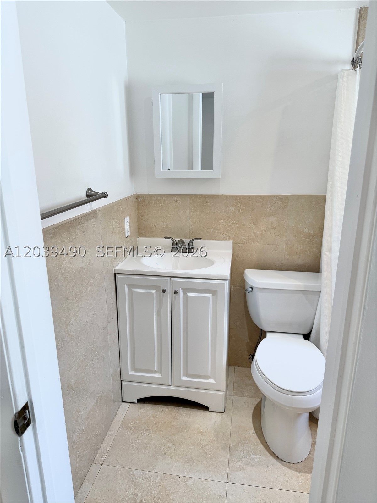 227 Southwest 26th Road, Unit REAR Miami, FL 33129 - Photo 19 of 26 Priary