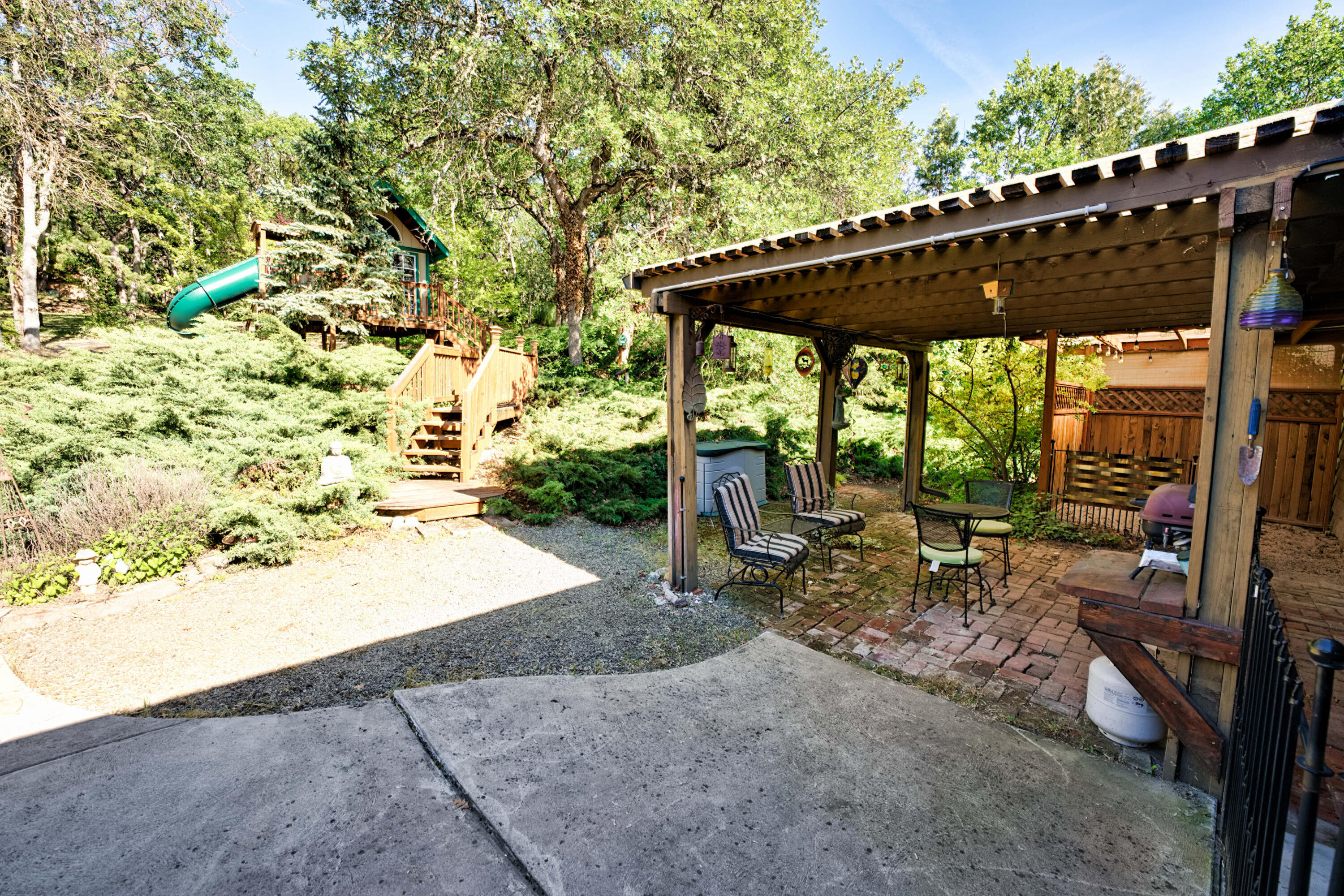 3488 North Foothill Road Medford, OR 97504 - Photo 15 of 47 Back Patio