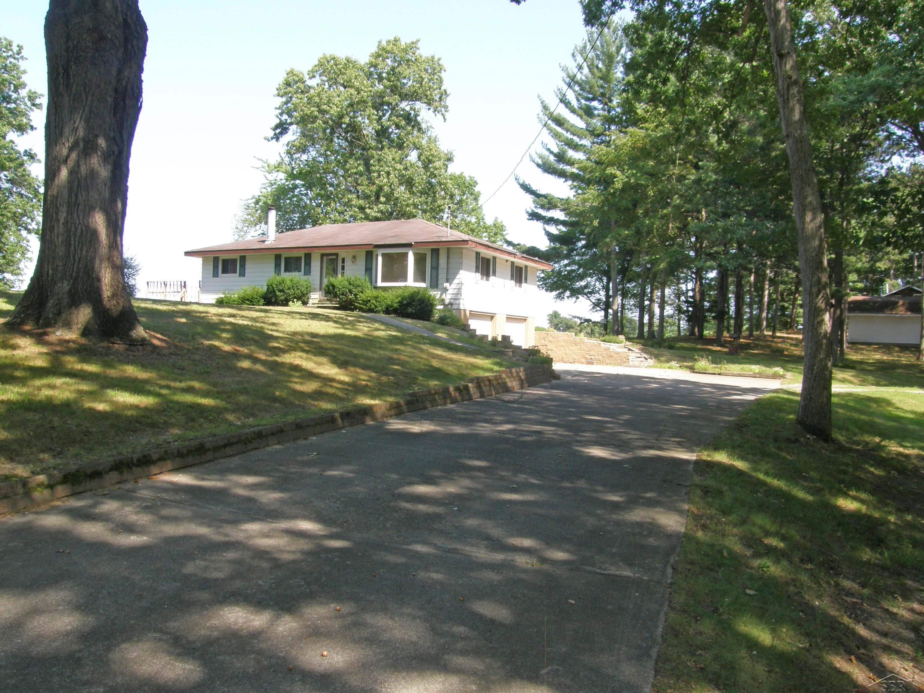 10009 Carr Road St. Charles, MI 48655 - Photo 3 of 25 50084475-2.JPG