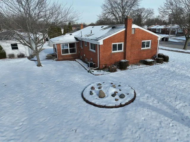 $269,000 | 1934 Pinetree Drive, Trenton, MI 48183