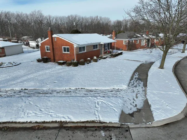 $269,000 | 1934 Pinetree Drive, Trenton, MI 48183