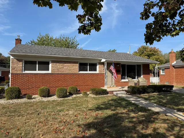 $269,000 | 1934 Pinetree Drive, Trenton, MI 48183