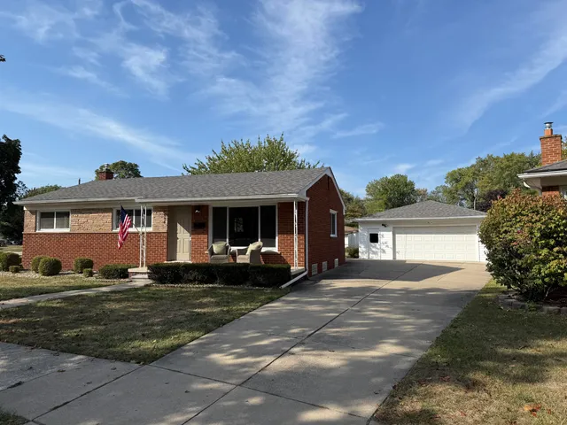 $269,000 | 1934 Pinetree Drive, Trenton, MI 48183