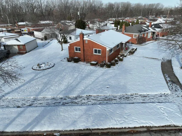 $269,000 | 1934 Pinetree Drive, Trenton, MI 48183