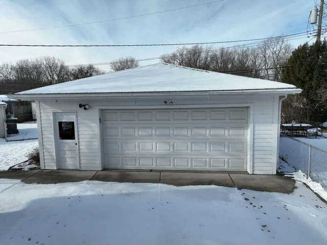 $269,000 | 1934 Pinetree Drive, Trenton, MI 48183