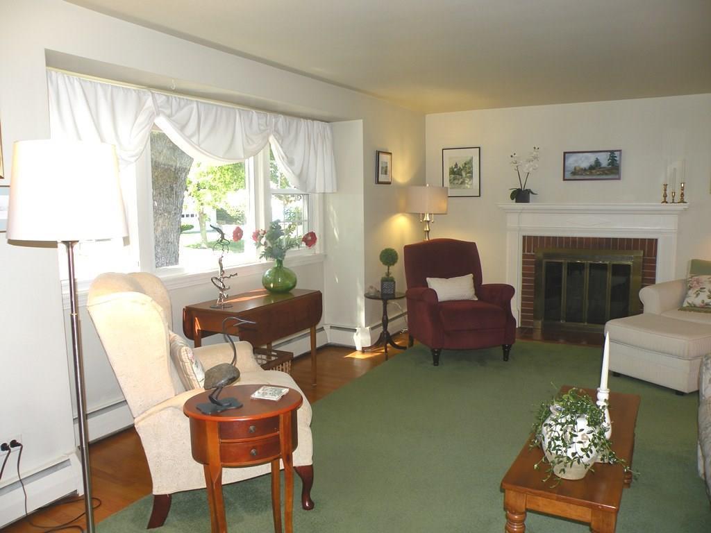 68 Winding Way Portland, ME 04102 - Photo 12 of 34 Living Room