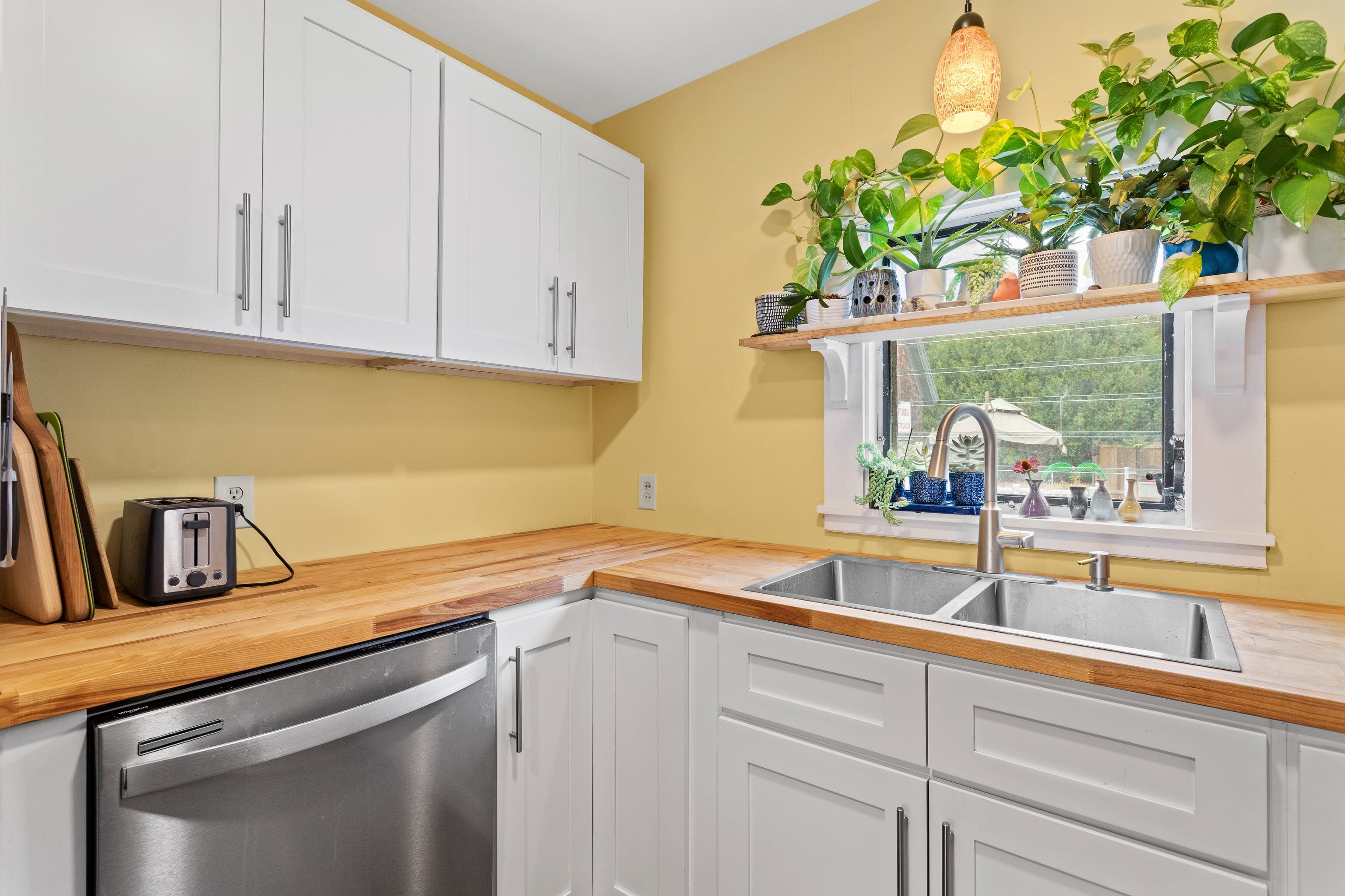 55 Perley Street Concord, NH 03301 - Photo 4 of 57 Gallery Image 4