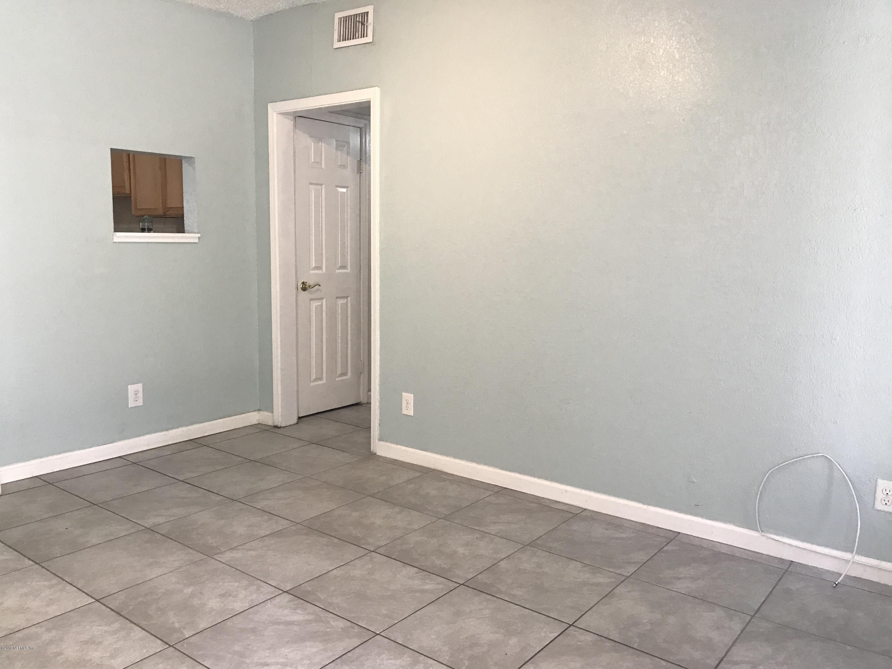 1833 Ryar Road Jacksonville, FL 32216 - Photo 8 of 29 IMG_1056