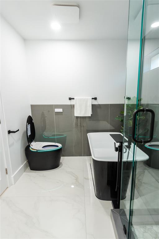 9648 Fallbrook Drive Dallas, TX 75243 - Photo 14 of 23