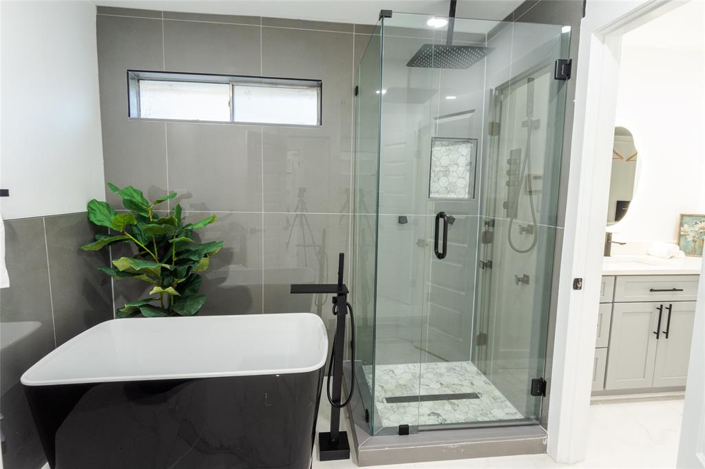 9648 Fallbrook Drive Dallas, TX 75243 - Photo 15 of 23