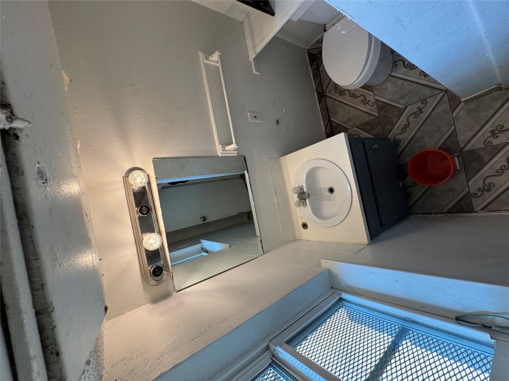 2904 Sweeney Lane Austin, TX 78723 - Photo 6 of 27 unit A