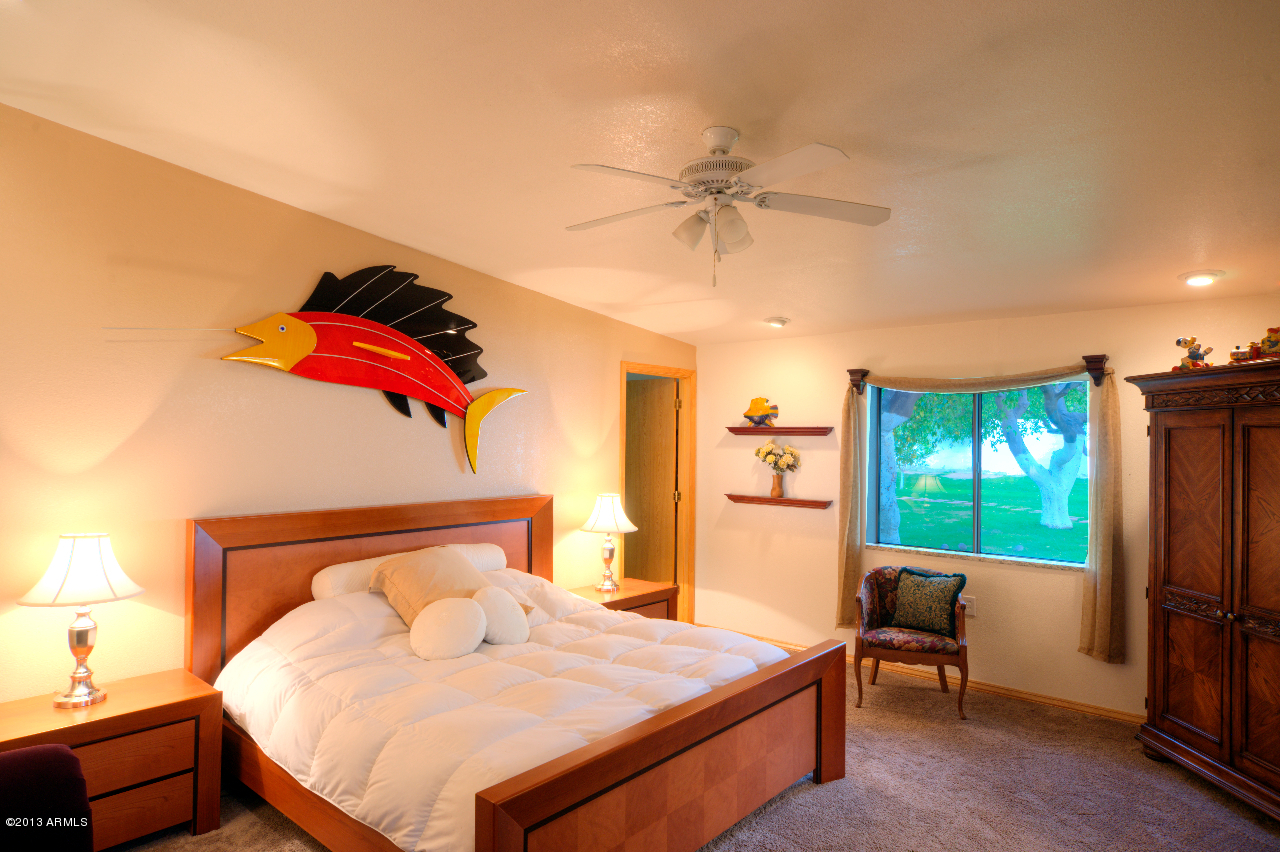 5530 East Exeter Boulevard Phoenix, AZ 85018 - Photo 11 of 20 Master Bed 1