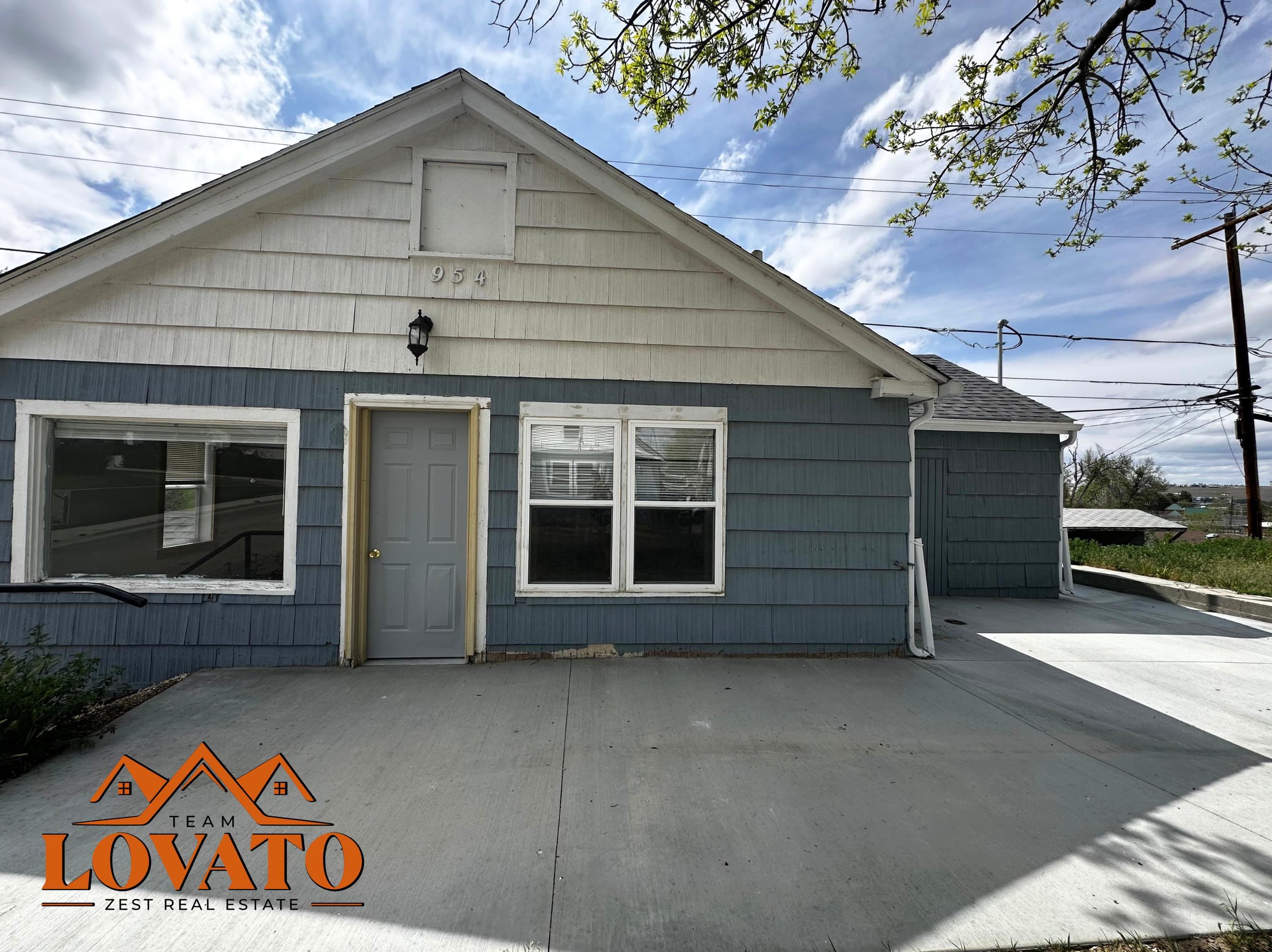 952 South Jackson Street Casper, WY 82601 - Photo 1 of 16
