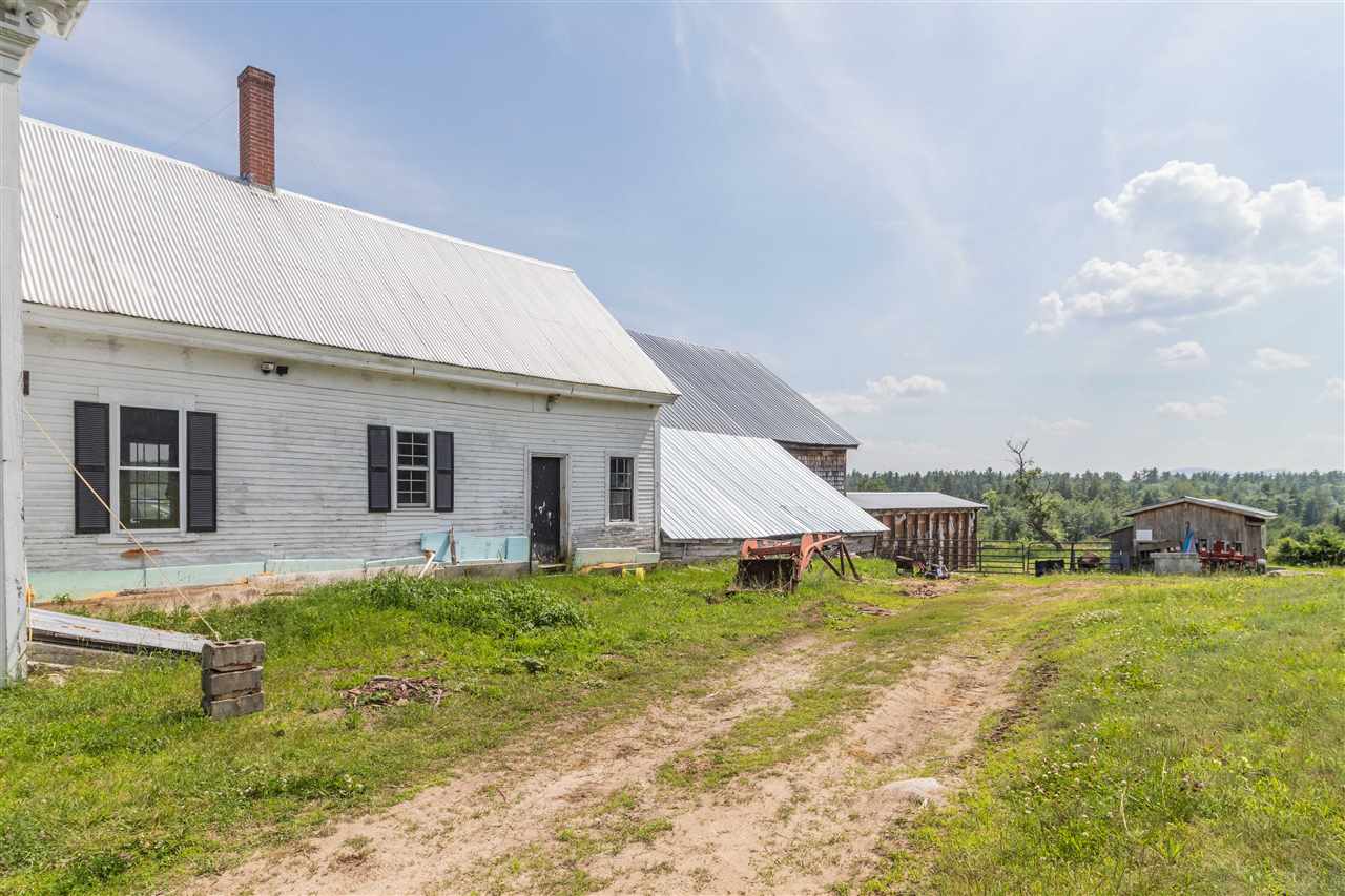 70 Middle Road Tuftonboro, NH 03894 - Photo 11 of 38