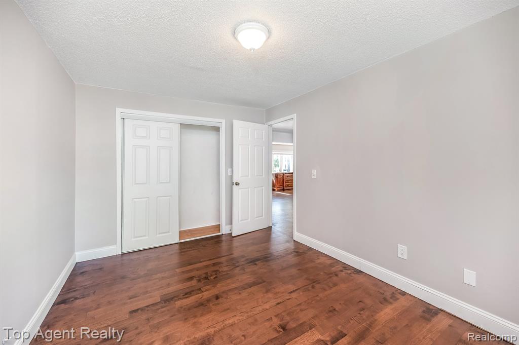 110 Wabash Road Rochester Hills, MI 48307 - Photo 17 of 35