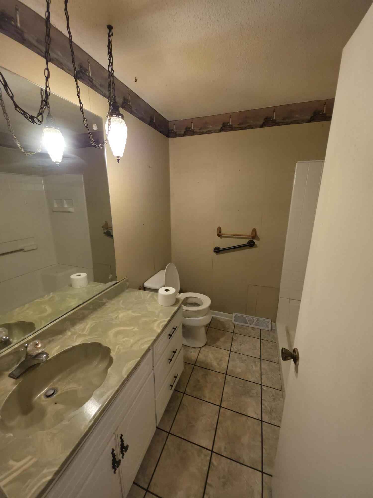 57 Vicksburg Estate Road Benton, KY 42025 - Photo 21 of 30 Hall bath