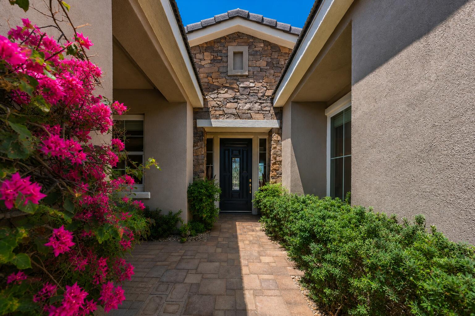 81206 Barrel Cactus Road La Quinta, CA 92253 - Photo 3 of 34 Entry Courtyard