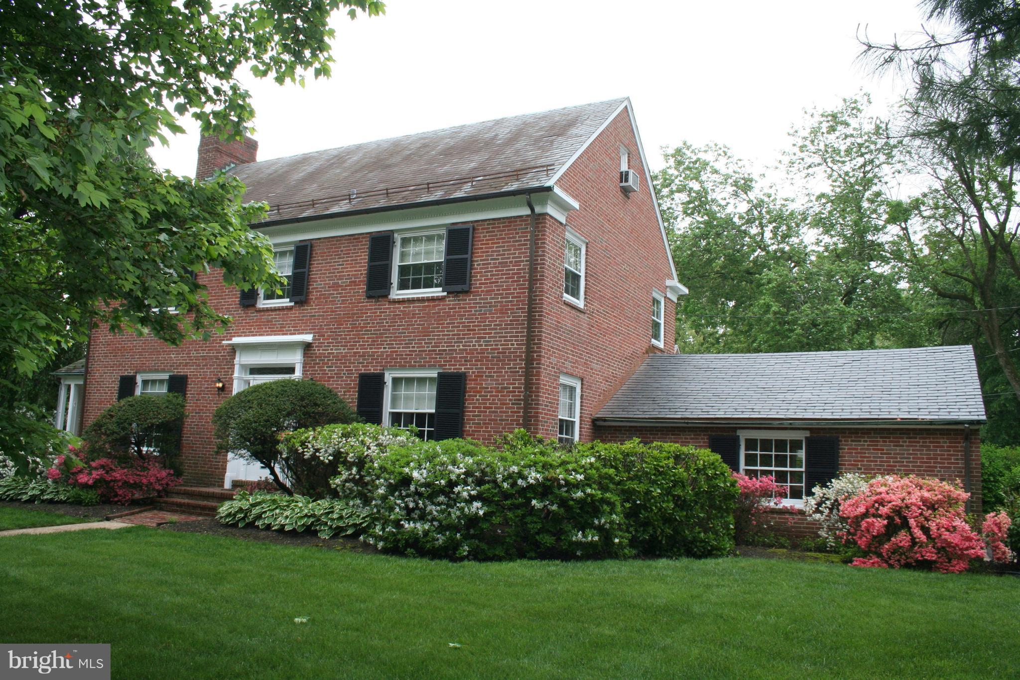 115 Enfield Road Baltimore, MD 21212 - Photo 2 of 37 Side 2-car garage