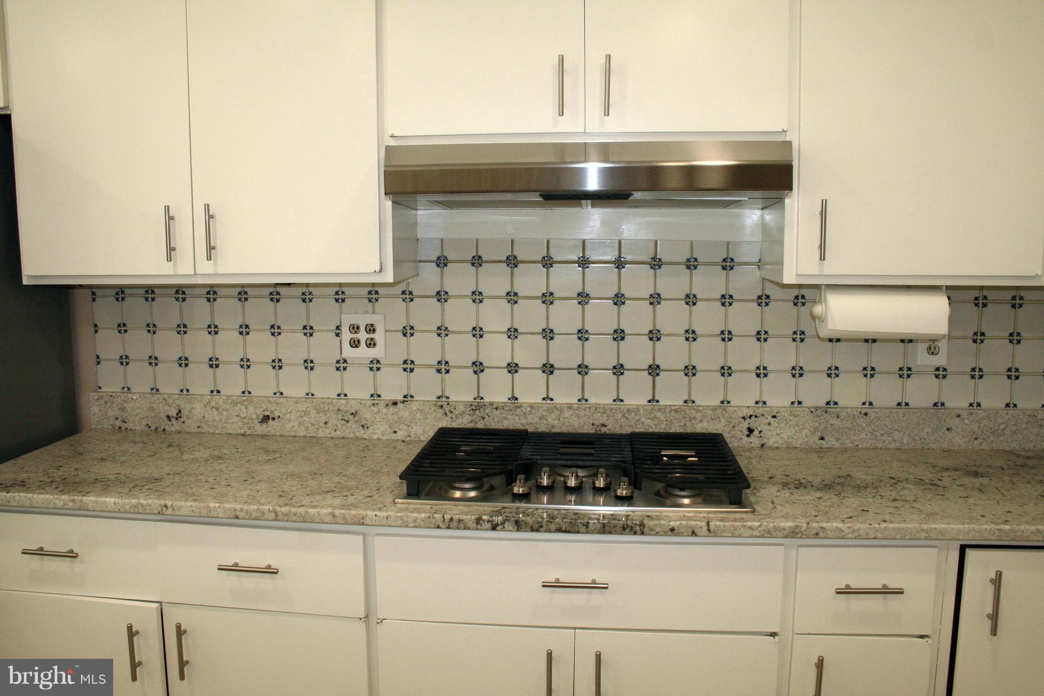 115 Enfield Road Baltimore, MD 21212 - Photo 15 of 37 Bright Kitchen for easy cooking