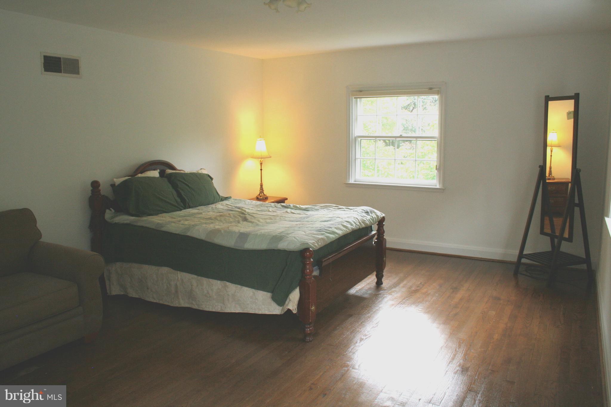 115 Enfield Road Baltimore, MD 21212 - Photo 20 of 37 Large Master Bedroom