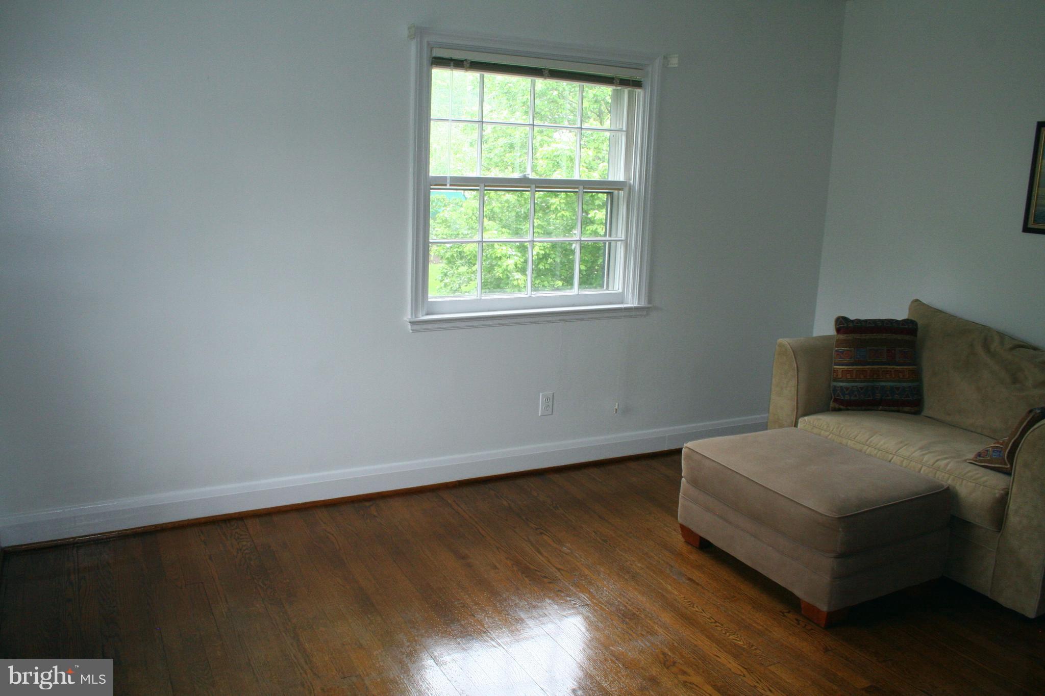 115 Enfield Road Baltimore, MD 21212 - Photo 23 of 37 Front bedroom 2