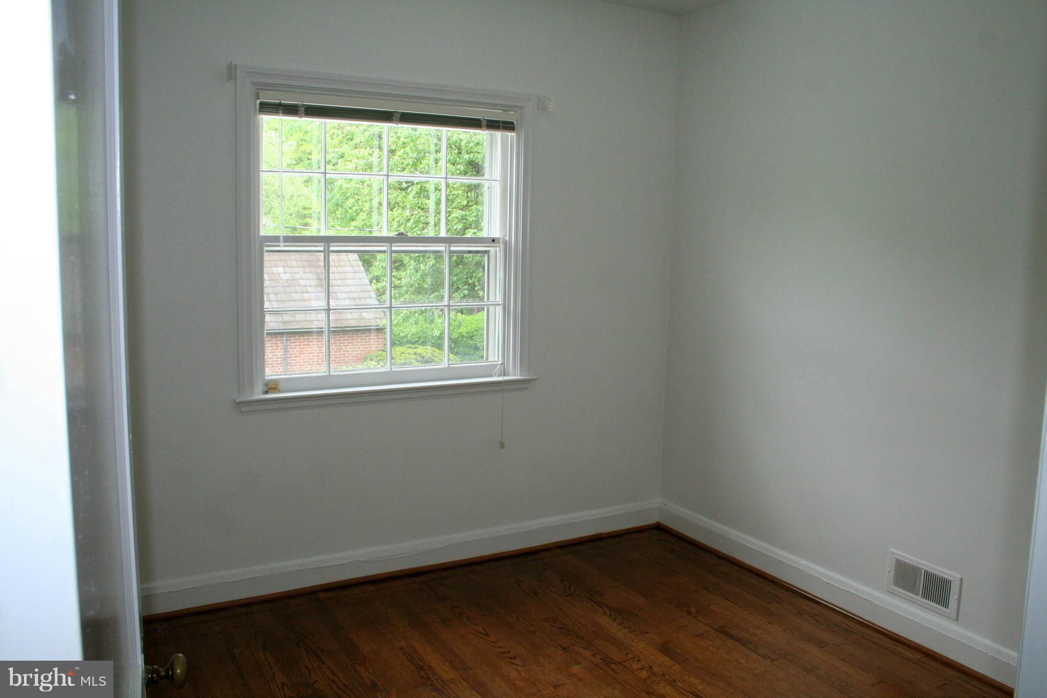 115 Enfield Road Baltimore, MD 21212 - Photo 26 of 37 Rear bedroom 4