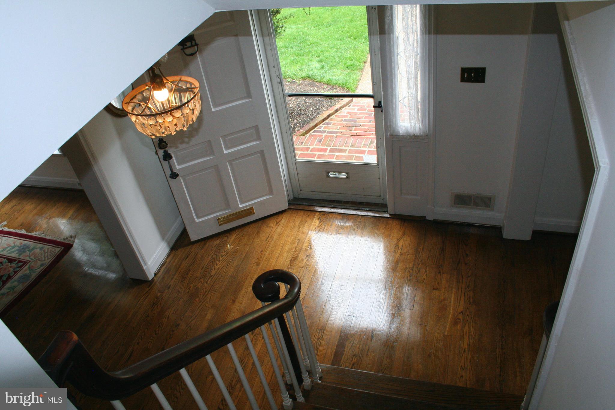 115 Enfield Road Baltimore, MD 21212 - Photo 7 of 37 Welcoming foyer