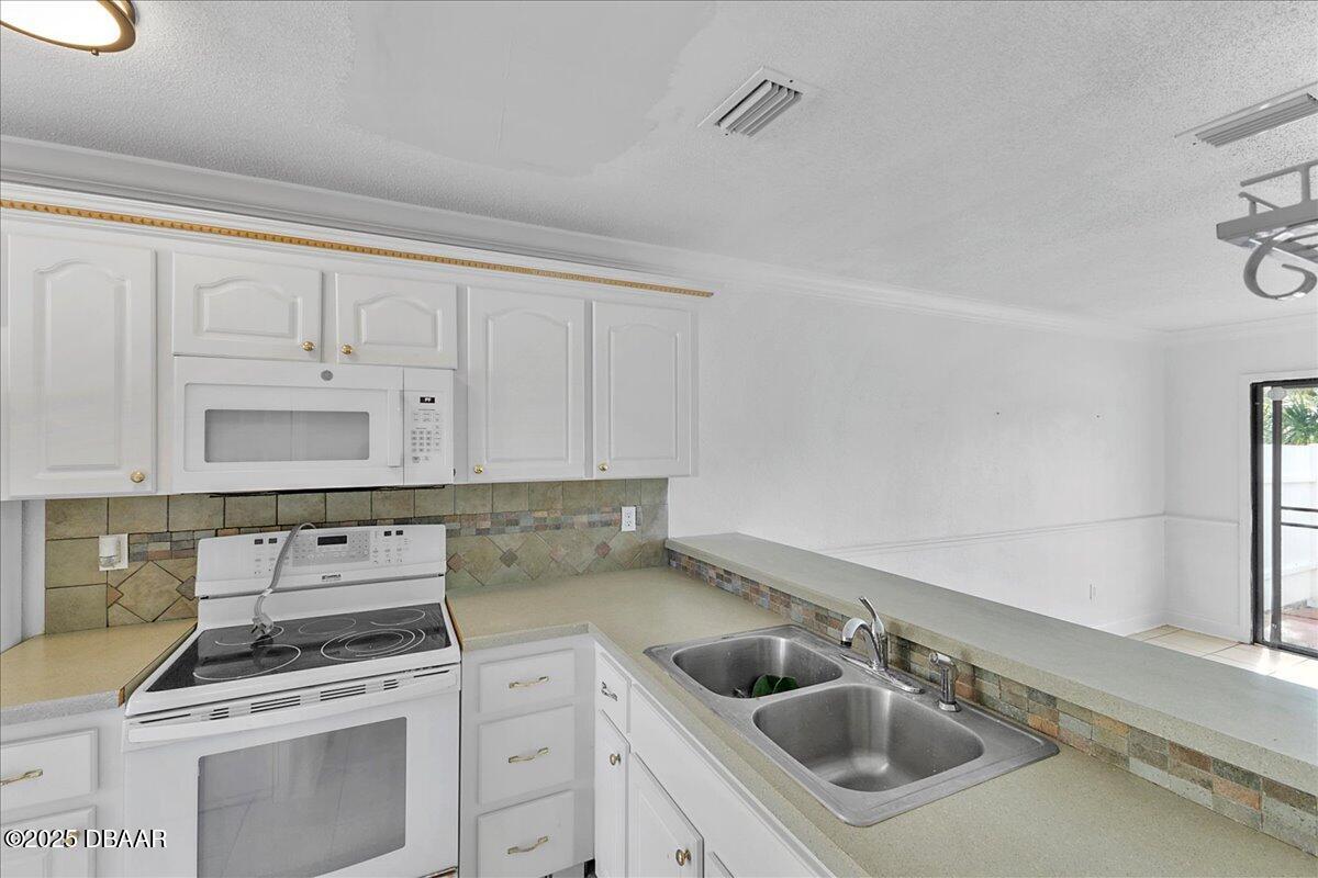480 Reed Canal Road, Unit 6 South Daytona, FL 32119 - Photo 12 of 37 10-480 Reed Canal Rd Unit 6-30