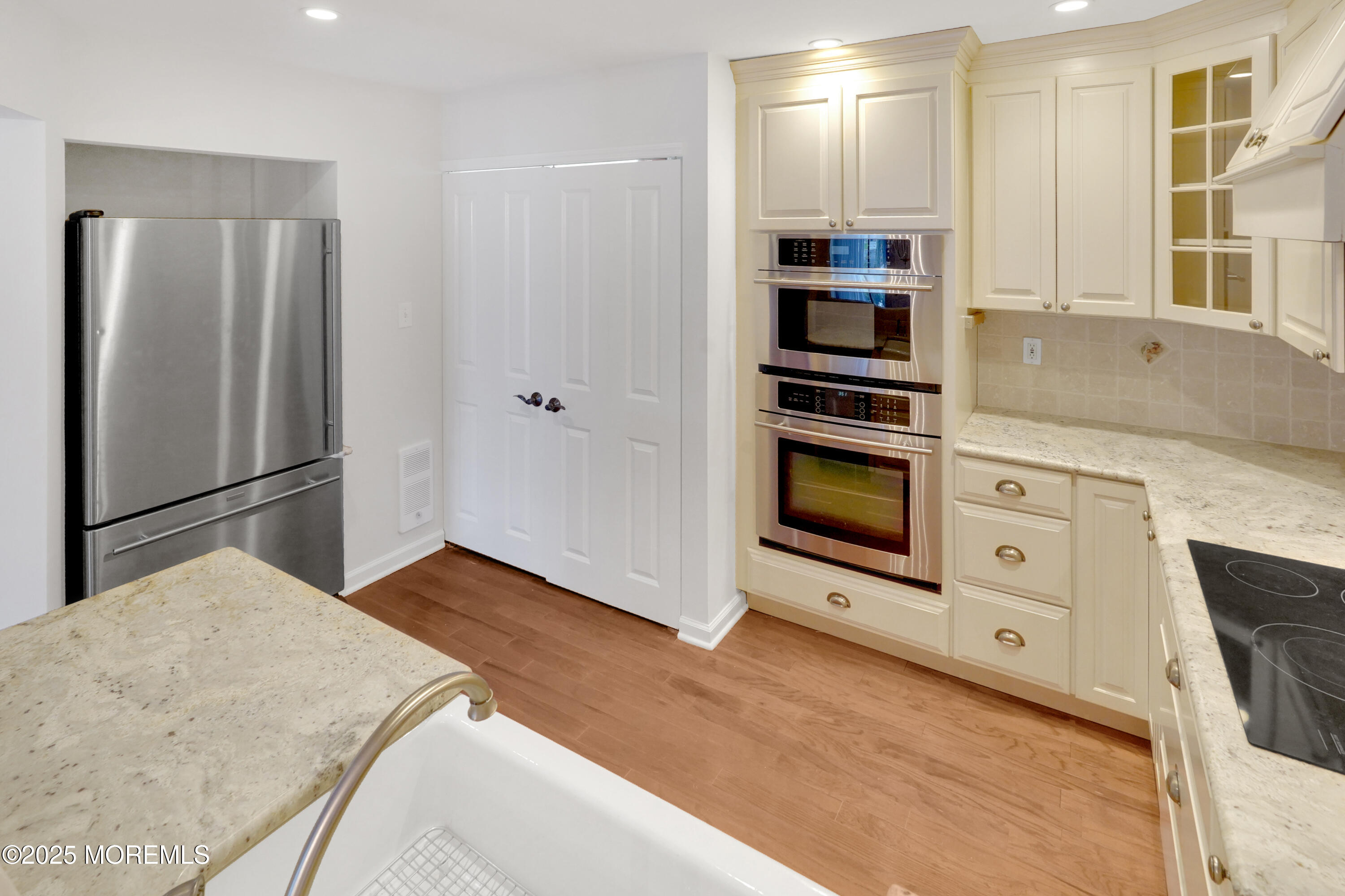 11 Manchester Court Red Bank, NJ 07701 - Photo 23 of 24 DSC09239